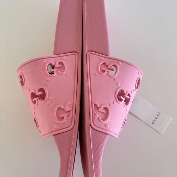 Gucci Pursuit GG Slide Sandals - Picture 6 of 11